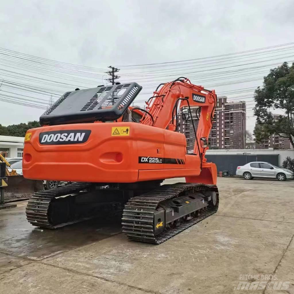 Doosan DX 225 LC Crawler Excavators