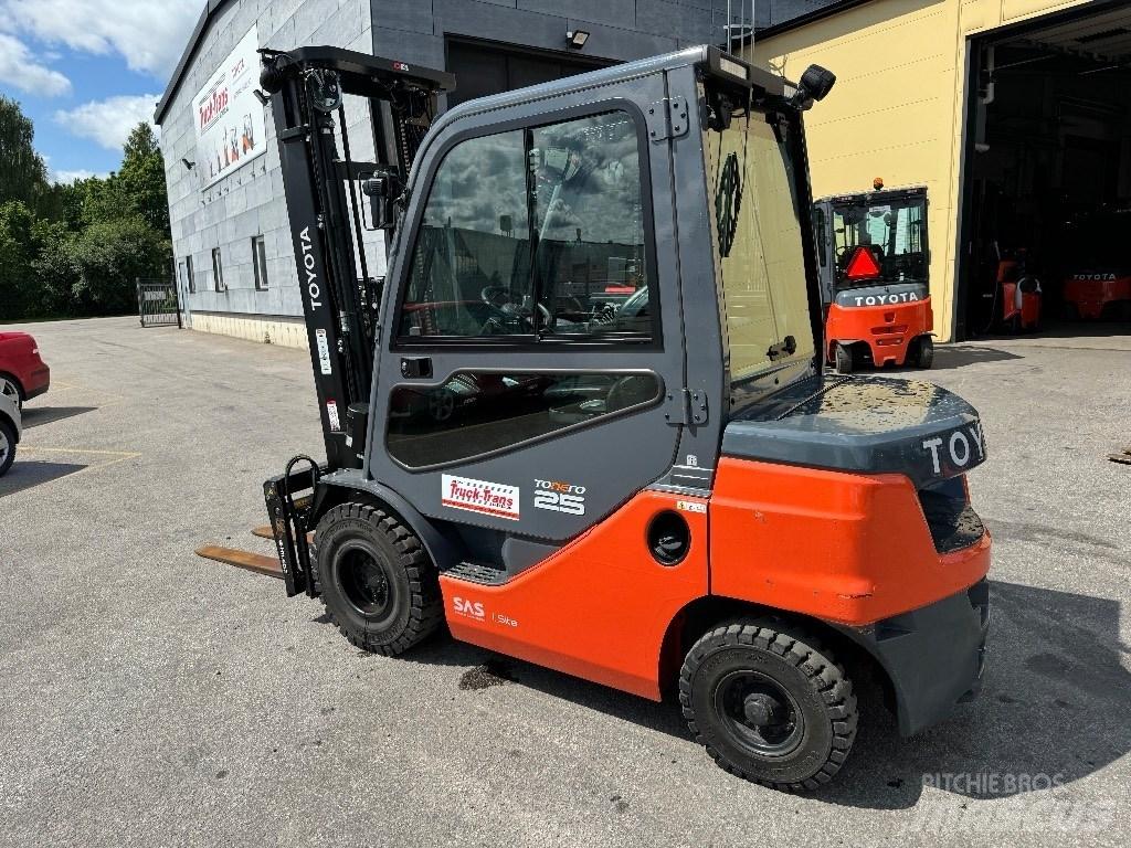 Toyota 52-8FDF25 Diesel Forklifts