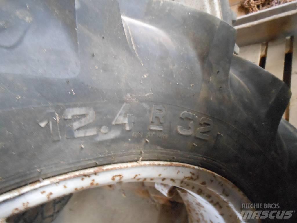 Taurus 12.4X 32 HJUL Farm Equipment - Others