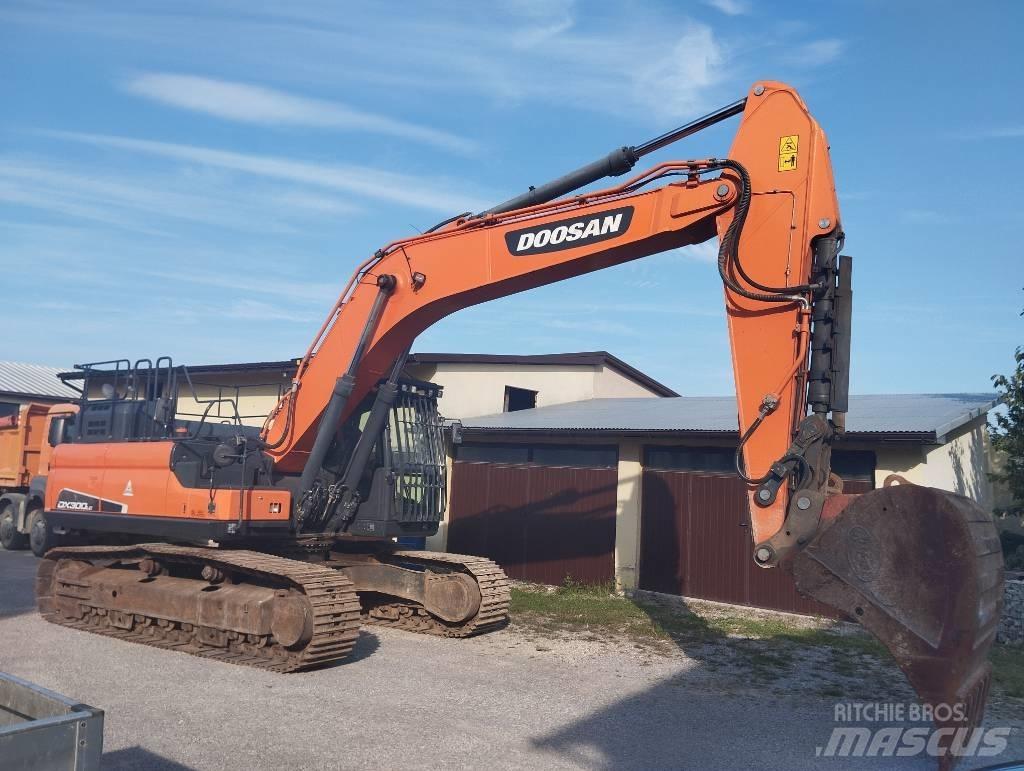 Doosan DX 300 LC Crawler excavators