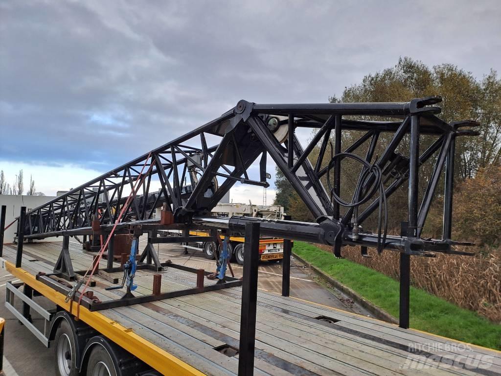 Grove GMK 5220 Mobile and all terrain cranes