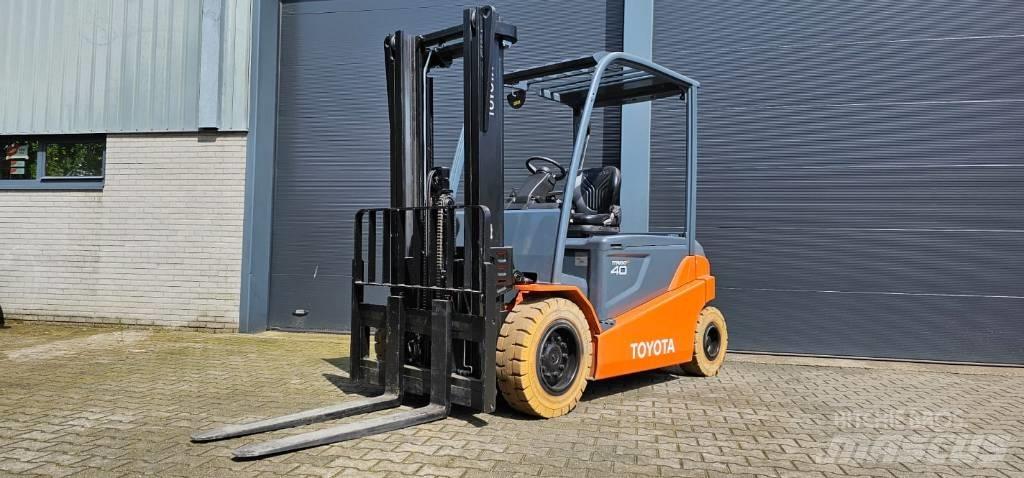 Toyota 8FBMT40 Electric Forklifts