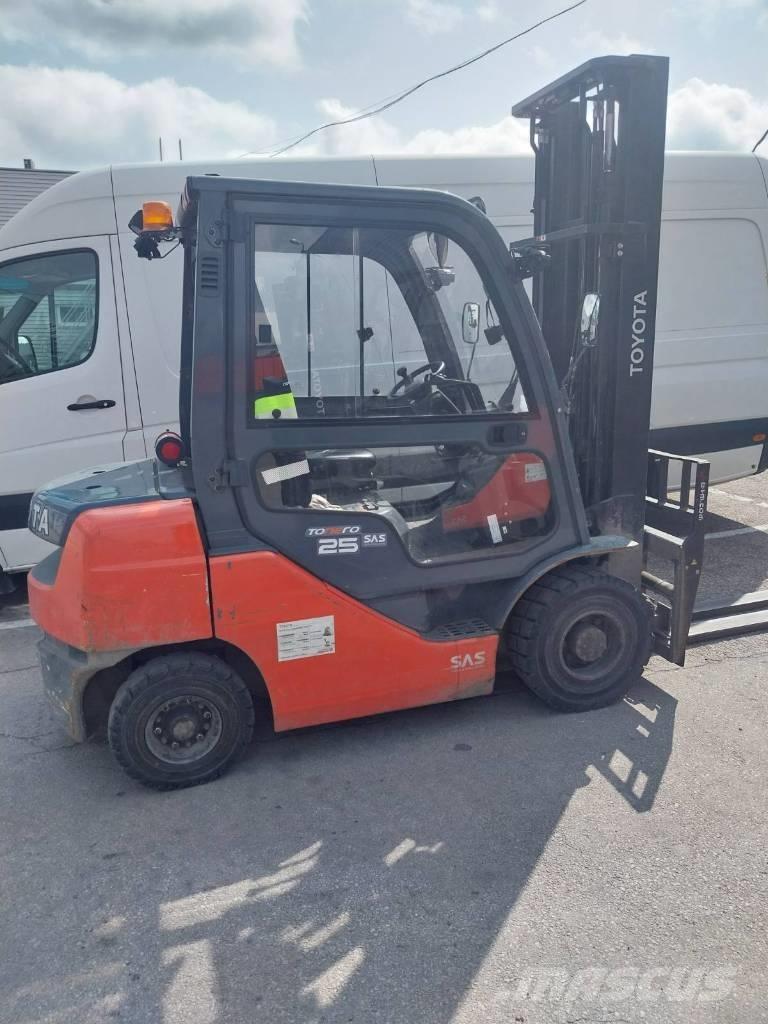 Toyota 02-8FDF25 Diesel Forklifts
