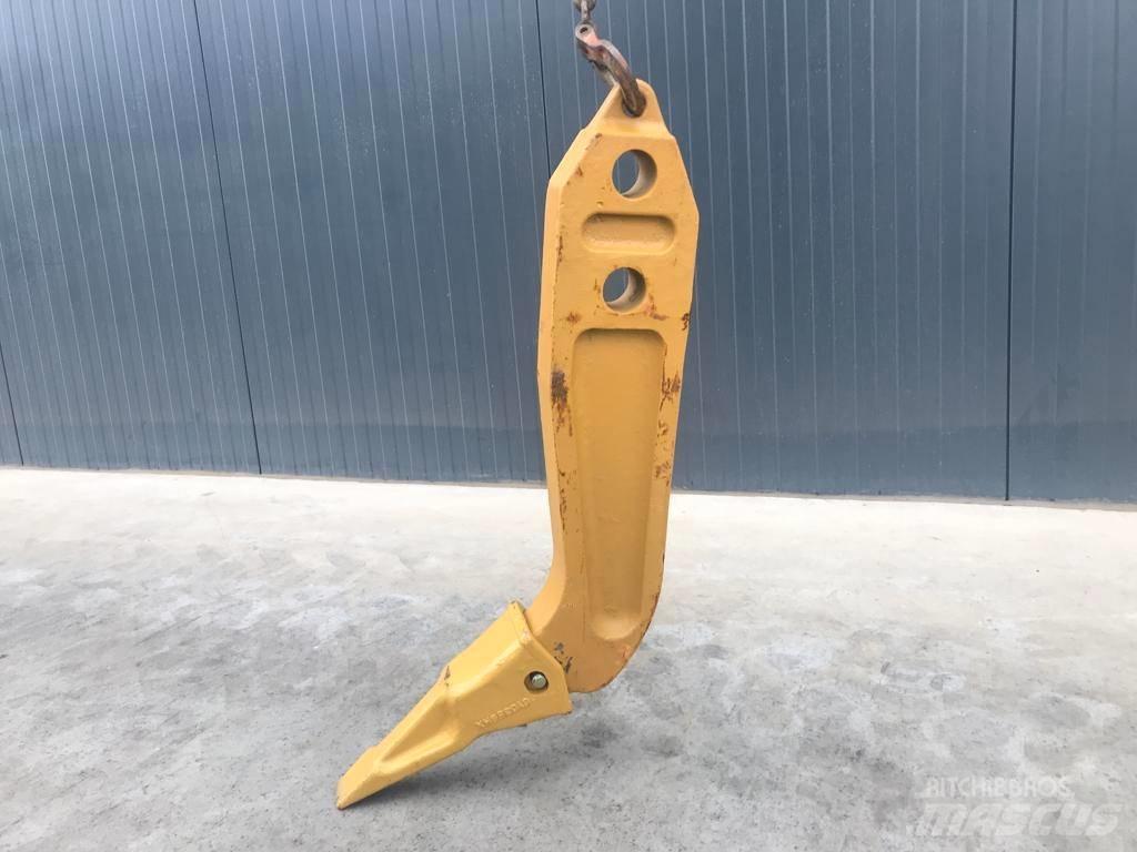 Komatsu D65 Shank Rippers