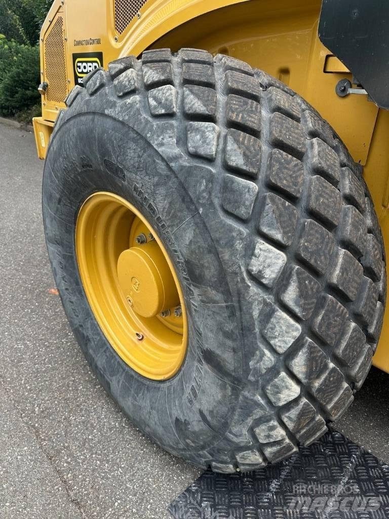 CAT CS 66 B Single drum rollers