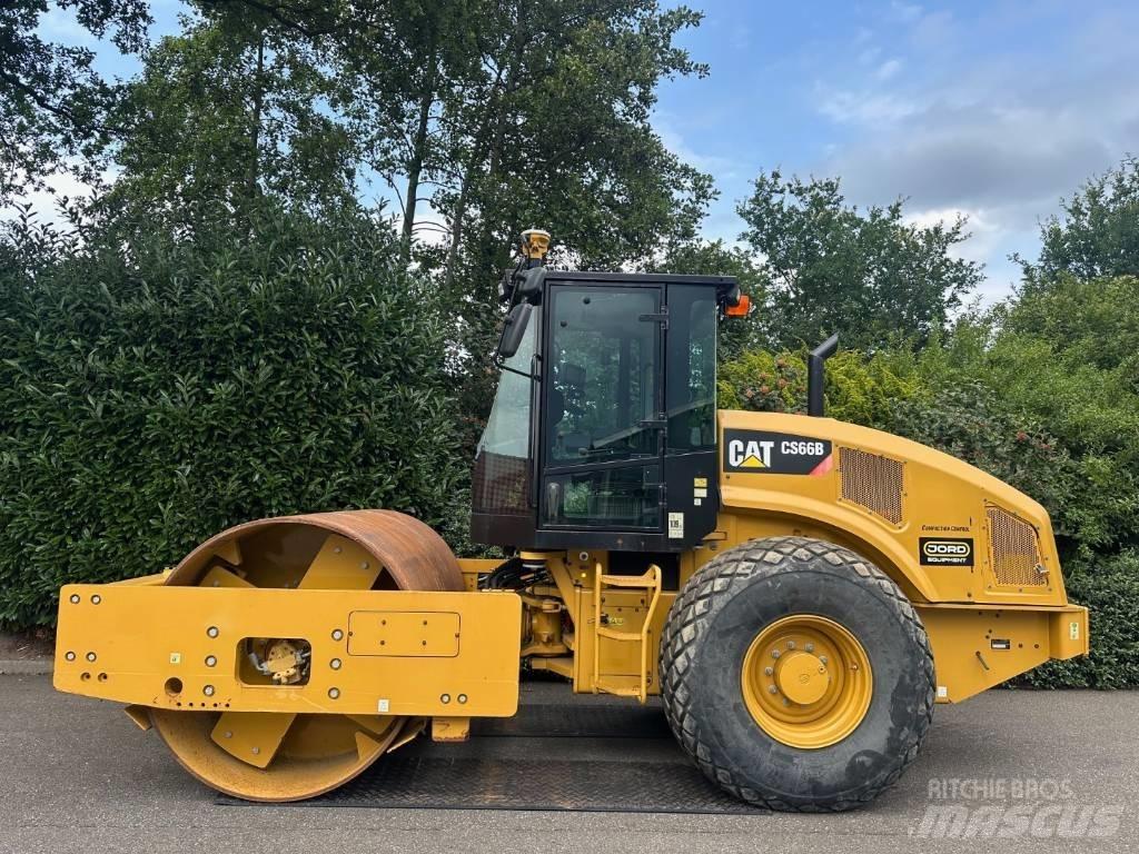CAT CS 66 B Single drum rollers