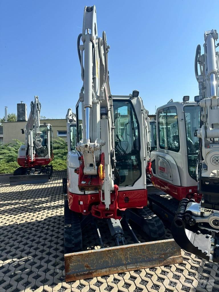 Takeuchi TB325R V1 Mini Excavators <7t (Mini Diggers)