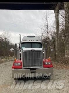 Western Star 4900 EX Conventional Trucks / Tractor Trucks