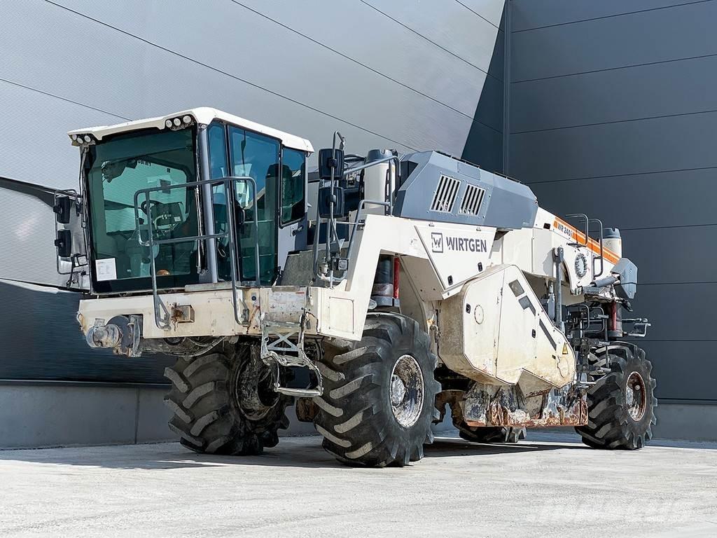 Wirtgen WR 240I Asphalt Recycling Equipment