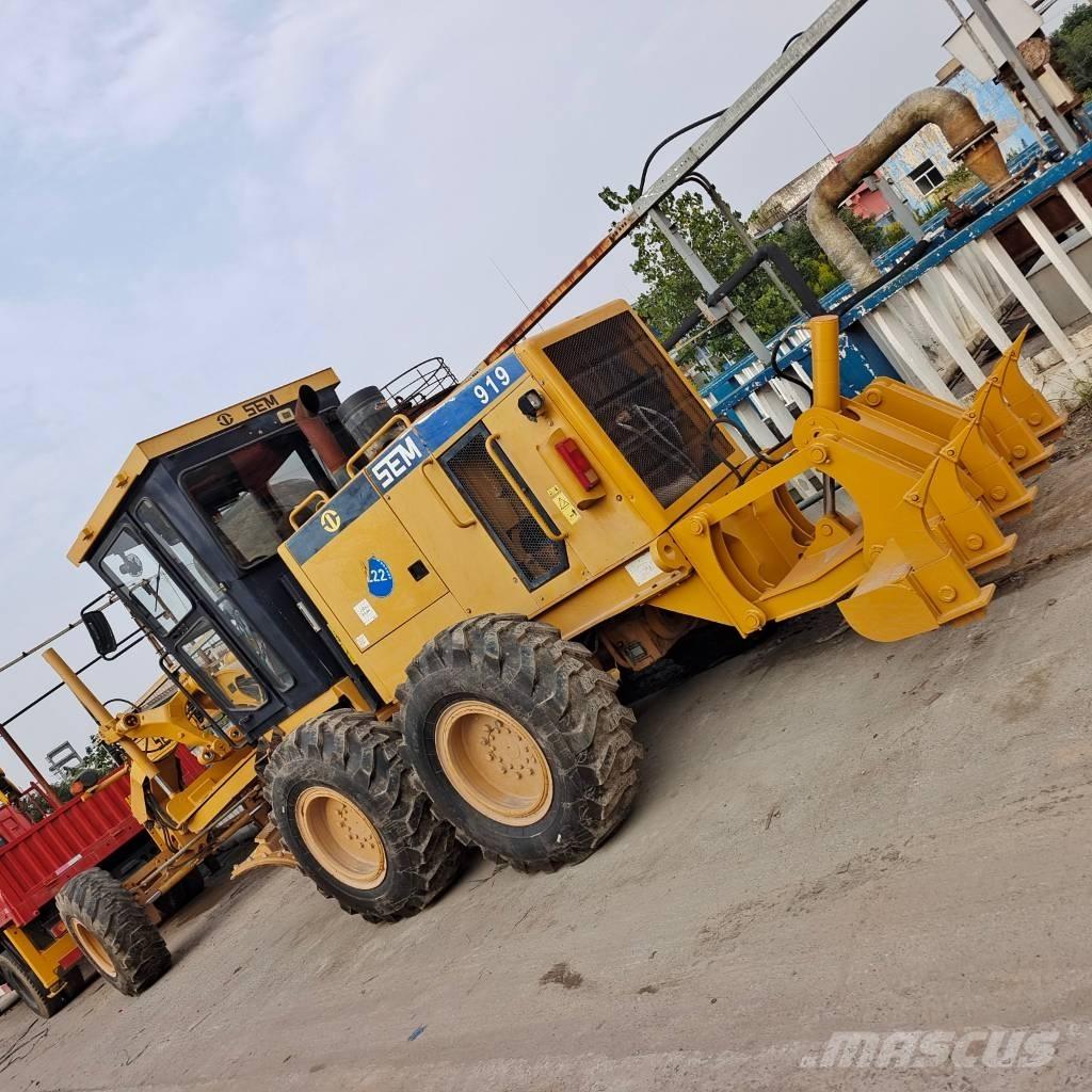 SEM 919 Motor Graders