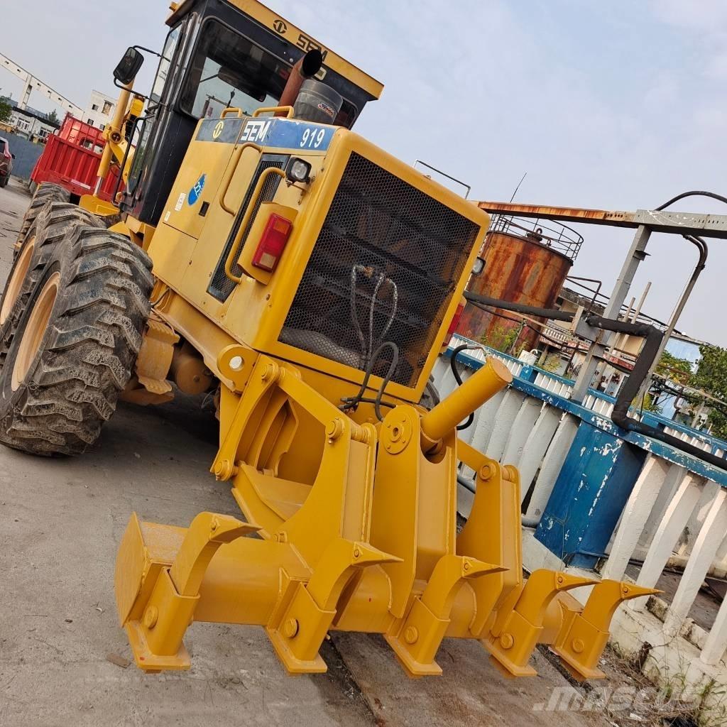 SEM 919 Motor Graders