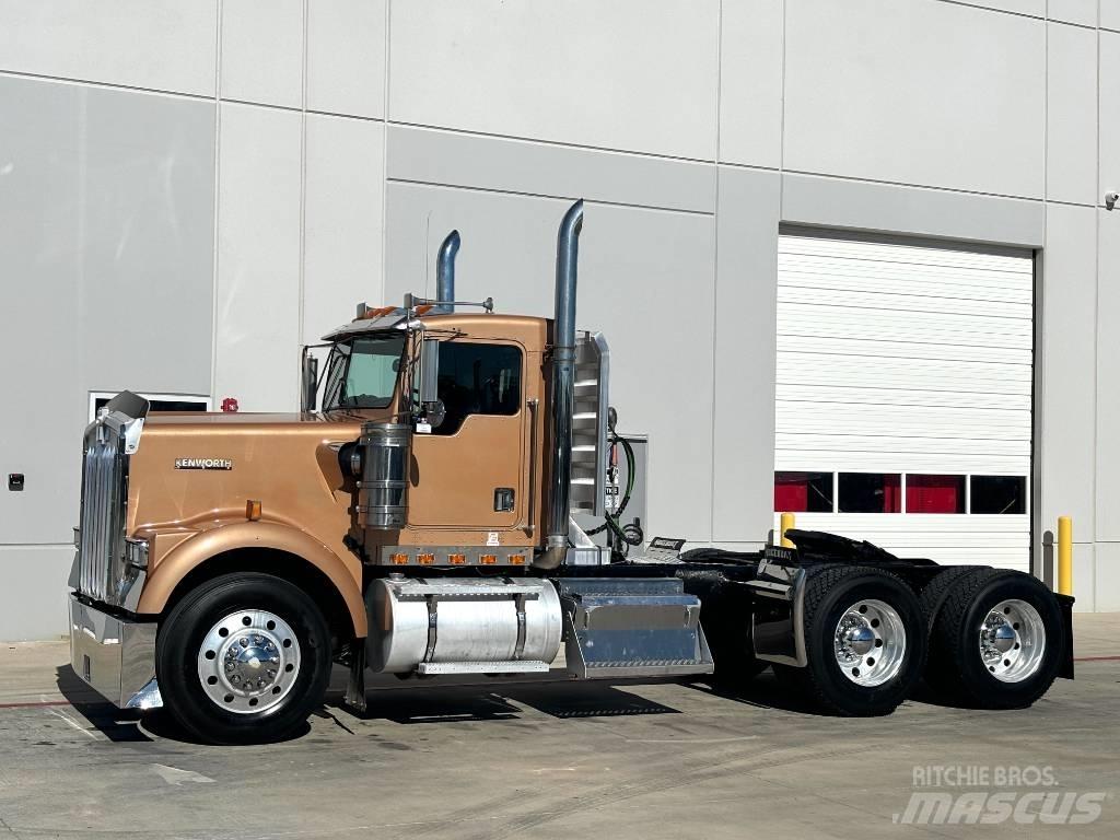 Kenworth W 900 Conventional Trucks / Tractor Trucks