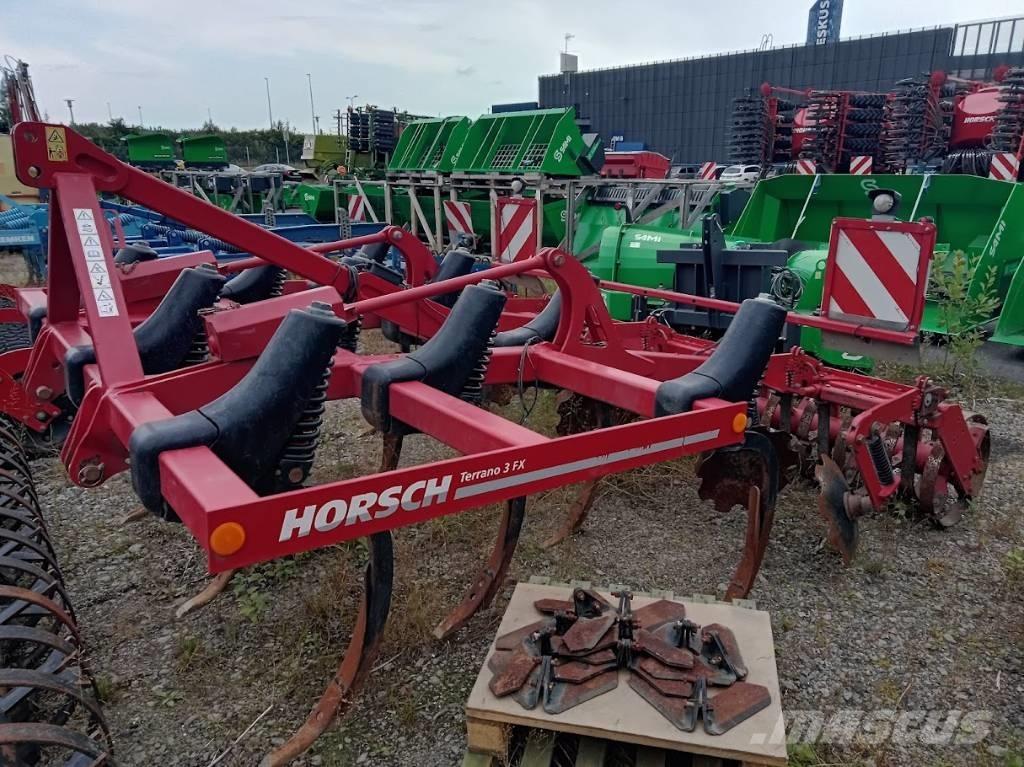 Horsch Terrano 3 FX Cultivators