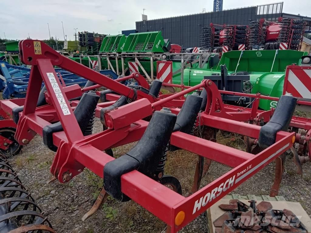 Horsch Terrano 3 FX Cultivators