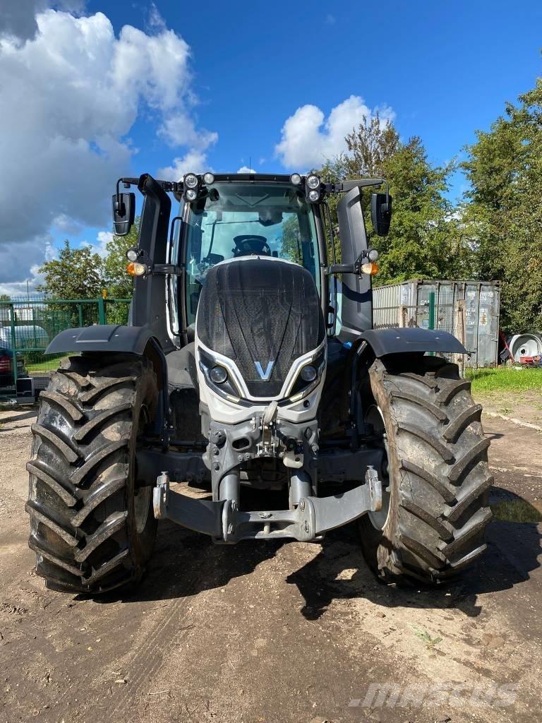 Valtra T 235 Tractors