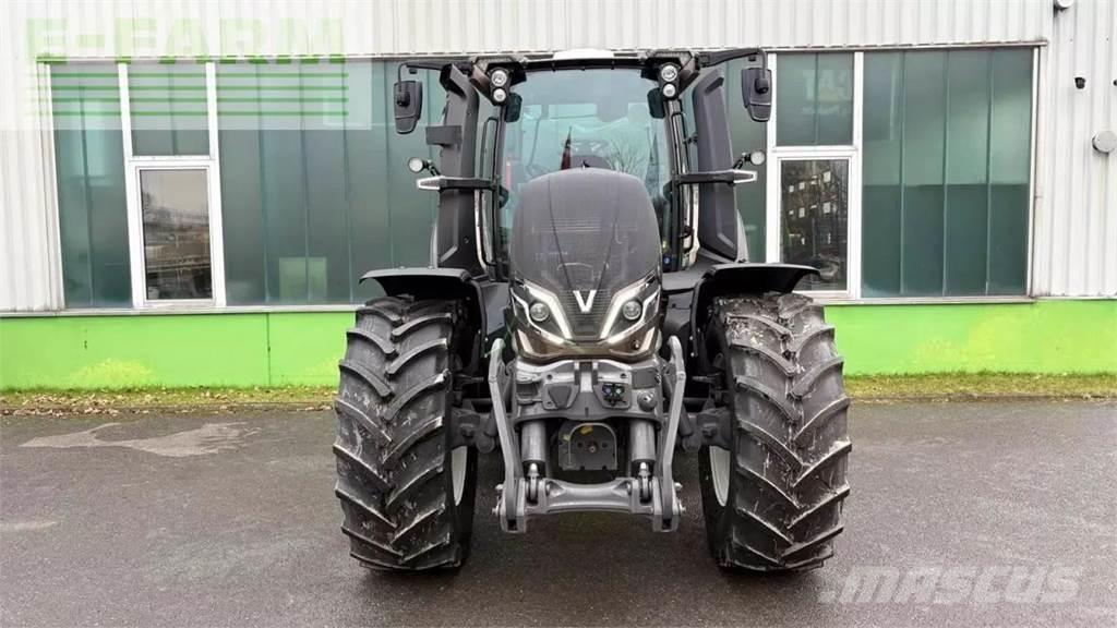 Valtra q 285 Tractors
