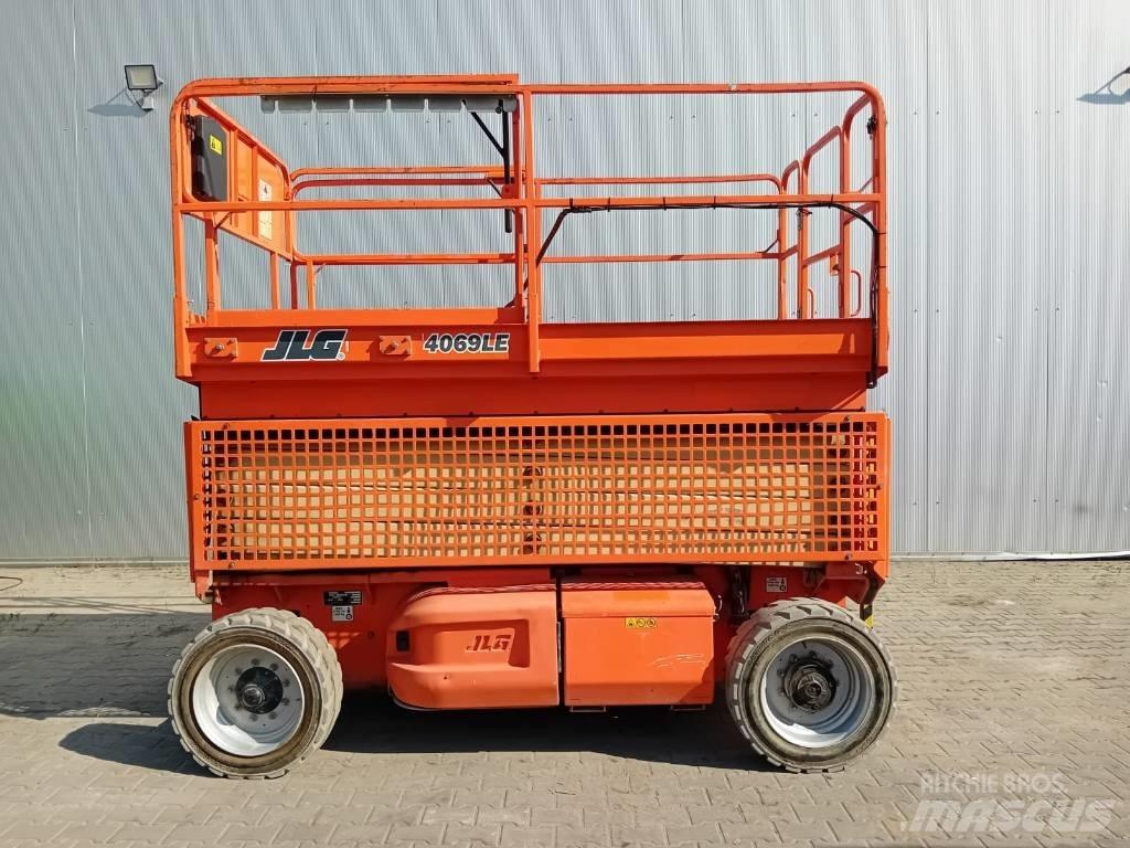 JLG 4069 LE Scissor Lifts