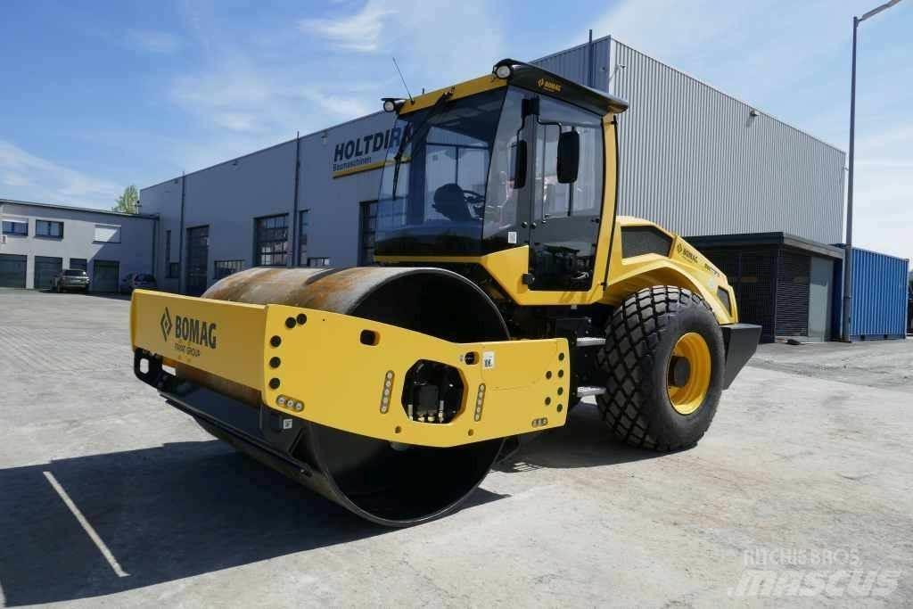 Bomag BW 213 D-5 Soil Compactors