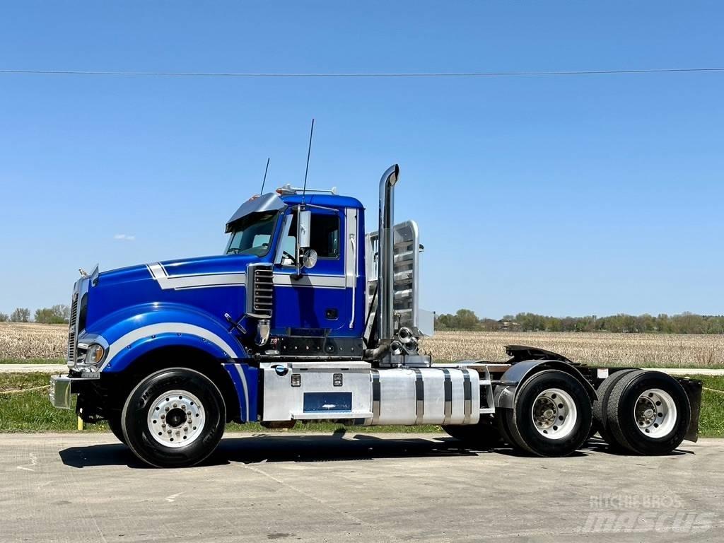 Mack Titan TD 713 Other Trucks