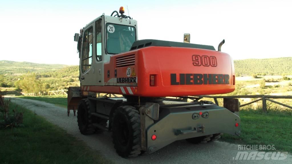 Liebherr A 900 C Wheeled Excavators