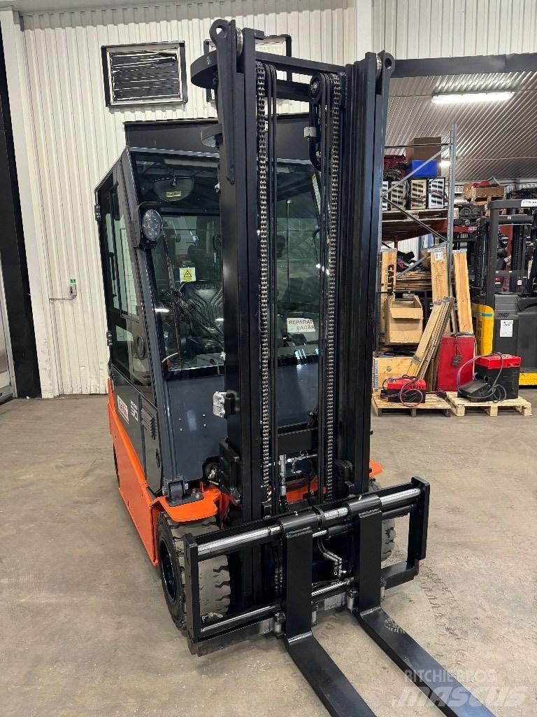 Toyota 8FBMT30 Electric Forklifts