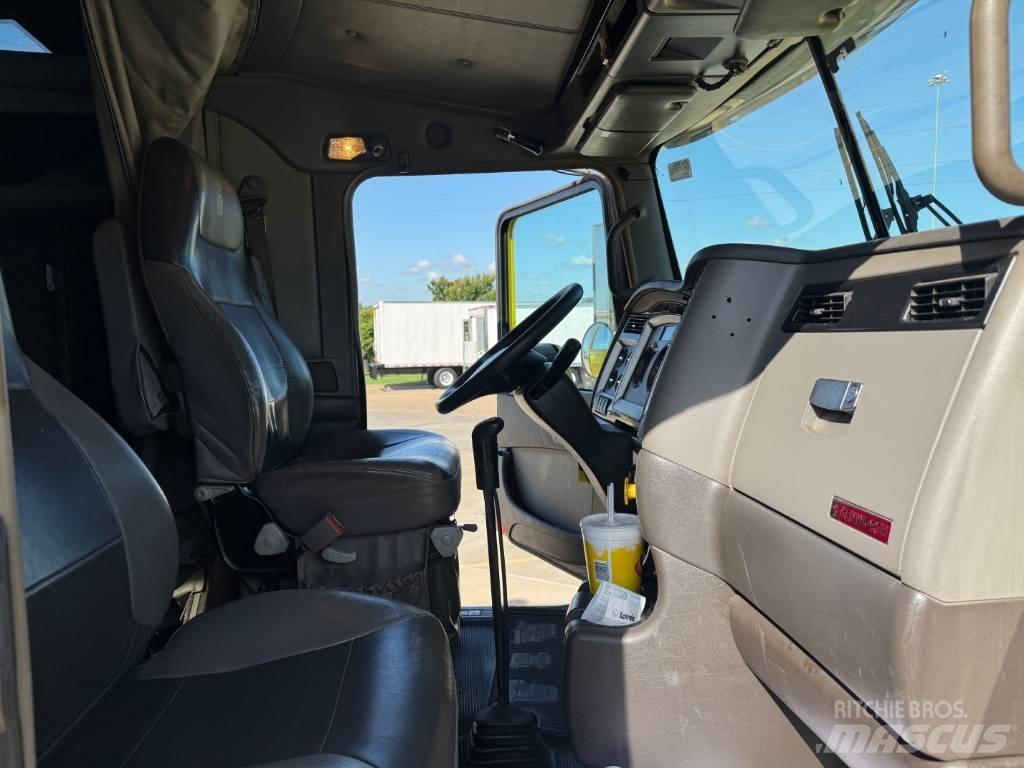 Kenworth W 900 Conventional Trucks / Tractor Trucks