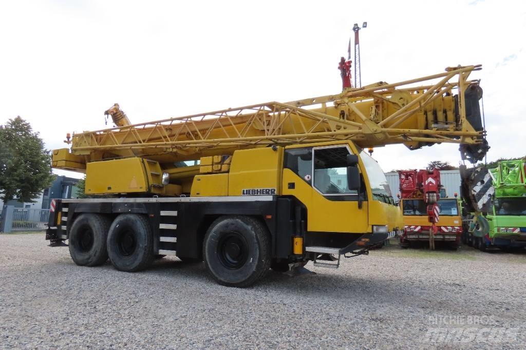 Liebherr LTM 1055-1 Mobile and all terrain cranes