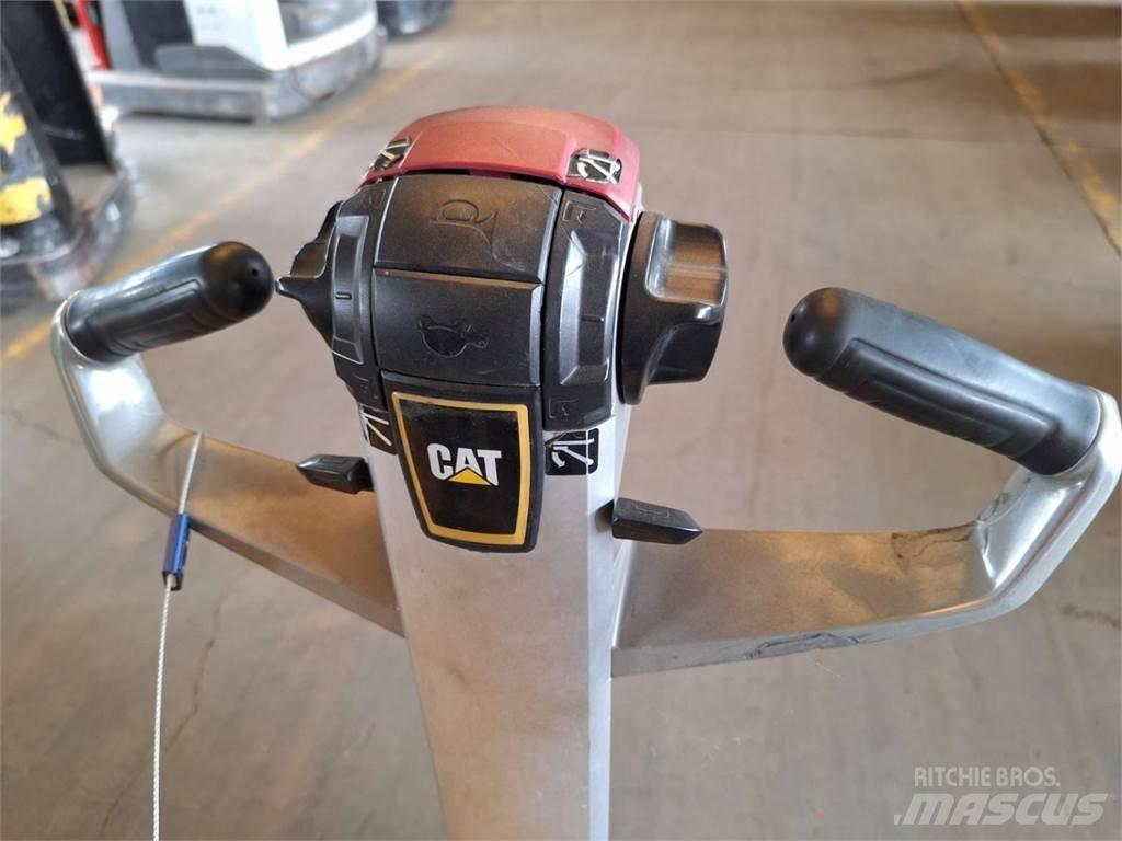 CAT NSP16N2 Pedestrian stacker