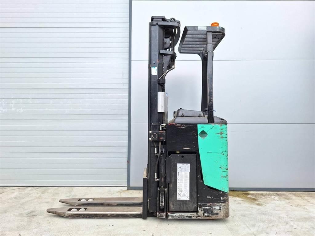CAT NSR20N Self Propelled Stackers