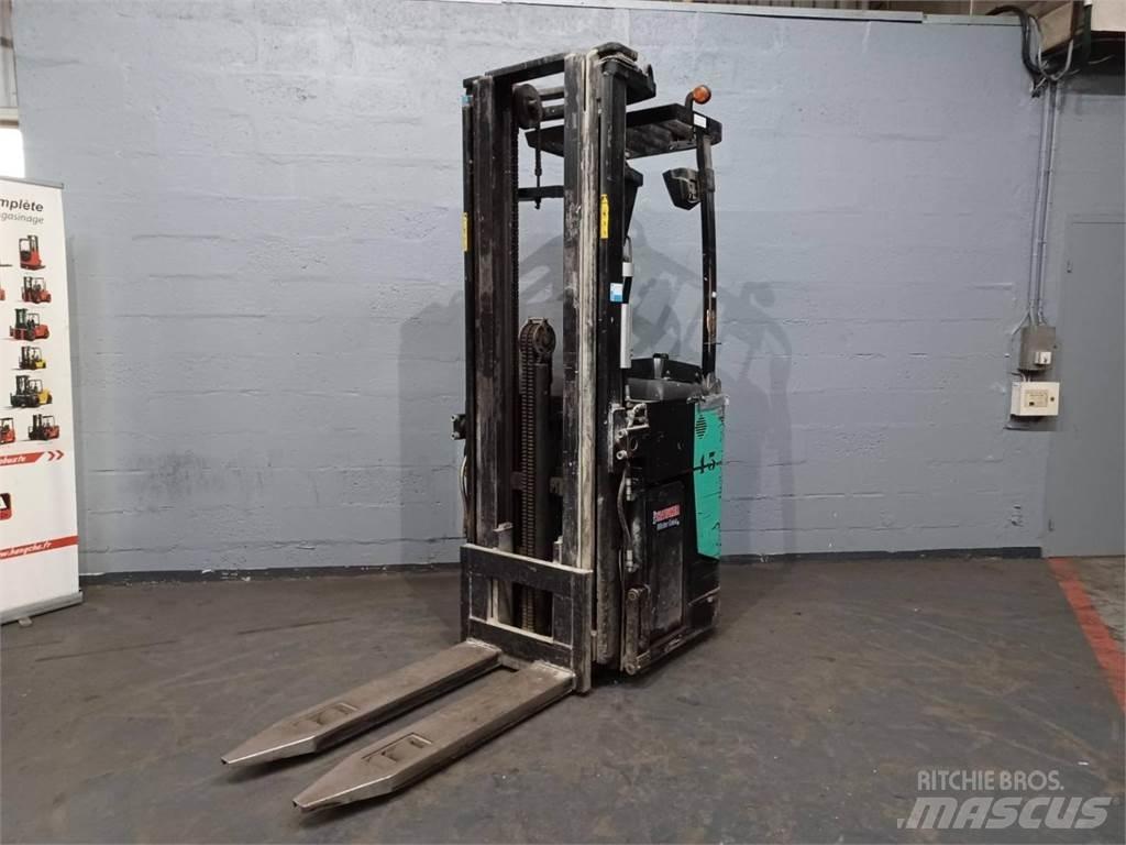 CAT NSR20N Self Propelled Stackers