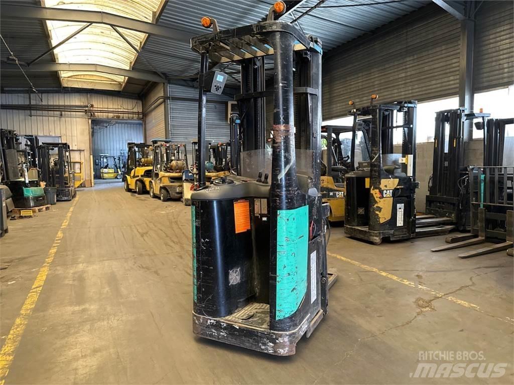 CAT NSR20N Self Propelled Stackers