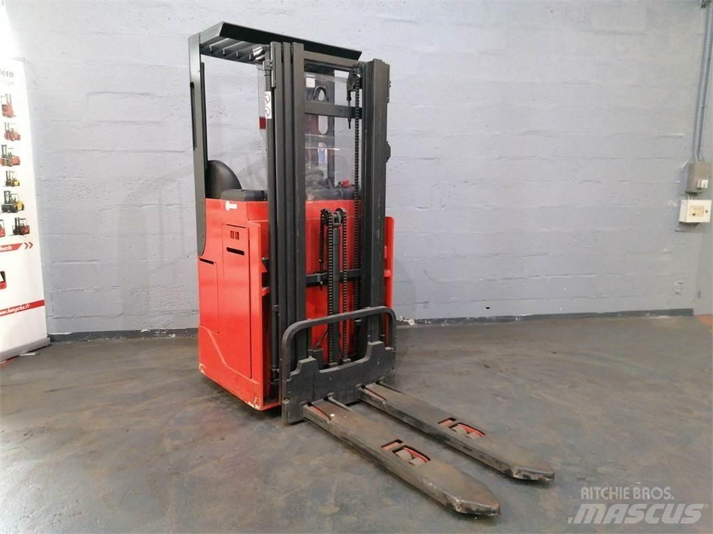 Fenwick L12 Self Propelled Stackers
