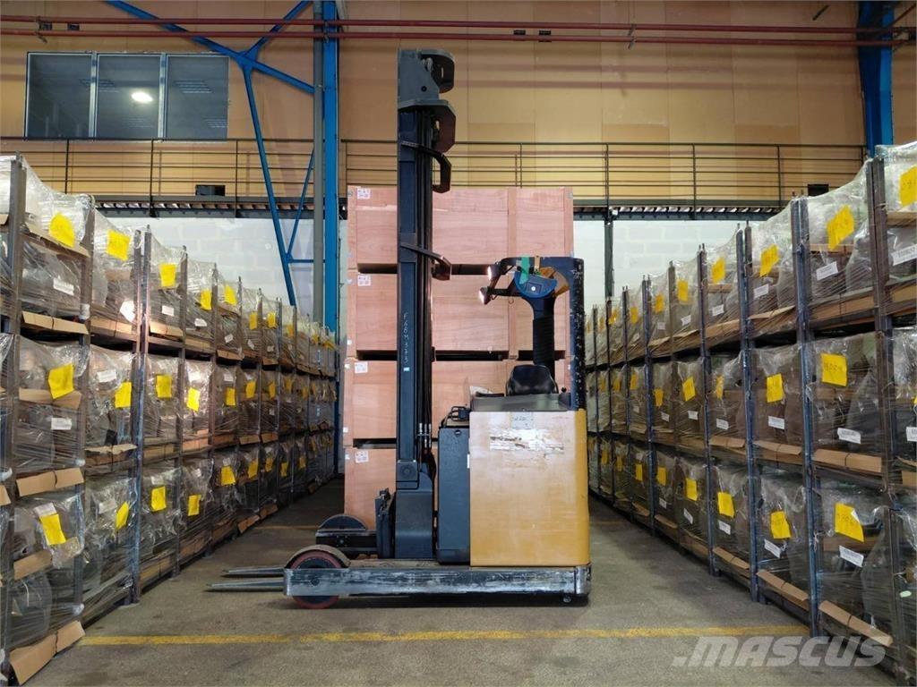 Hyster HYR2.0 Reach trucks