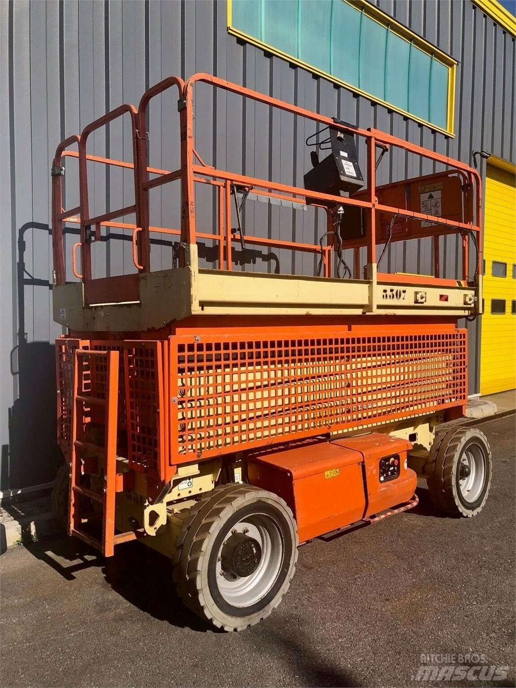JLG 3369 LE Scissor Lifts