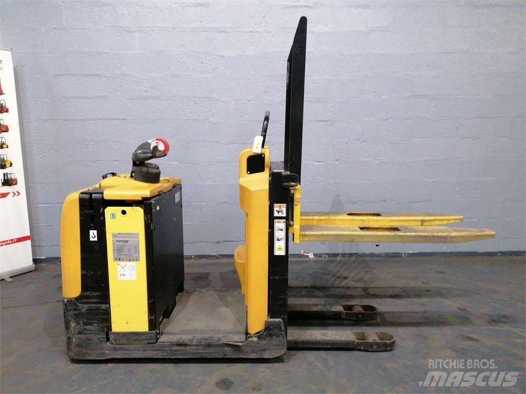 Yale MO10L Low lift order picker