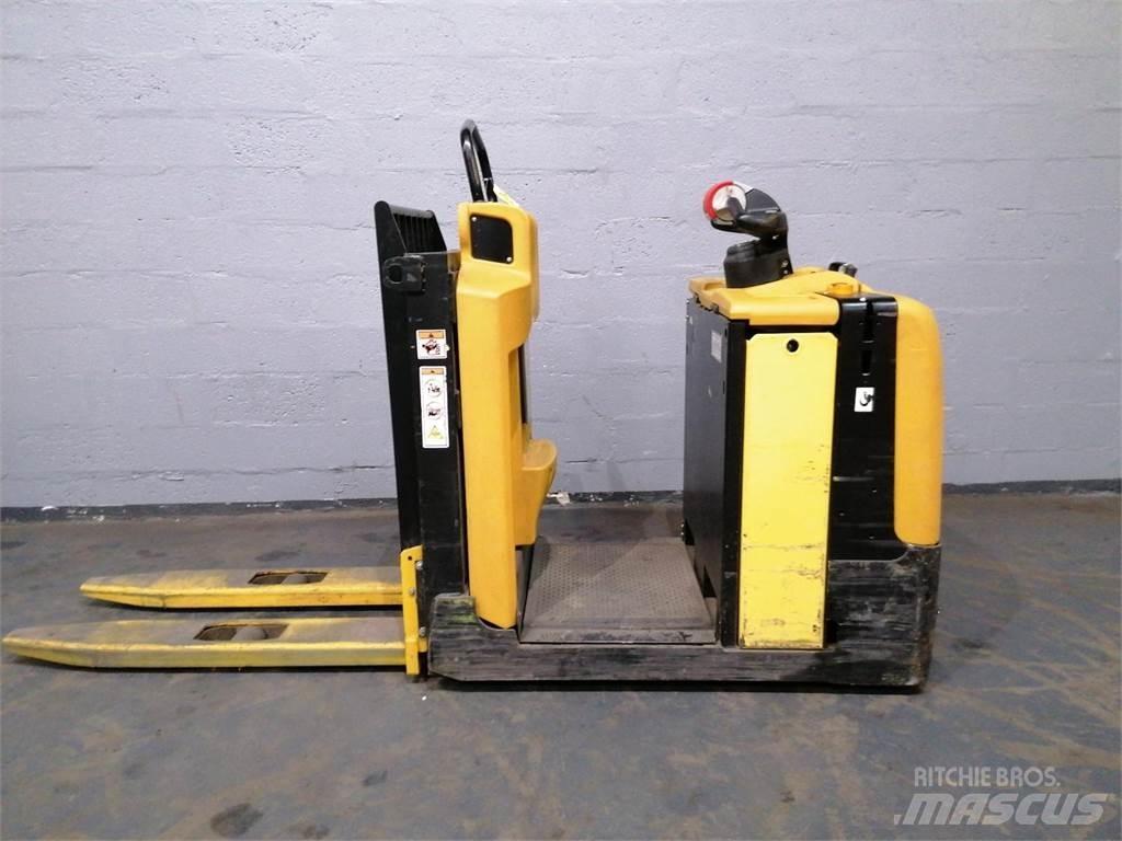 Yale MO10L Low lift order picker