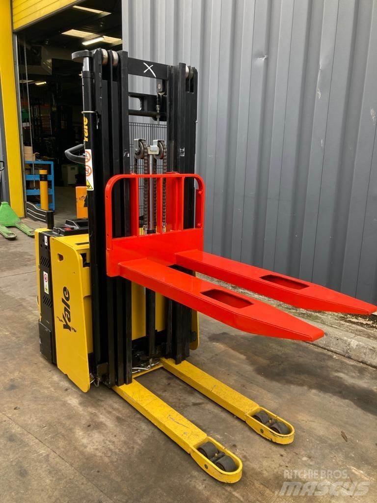 Yale MS12X Pallet Truck
