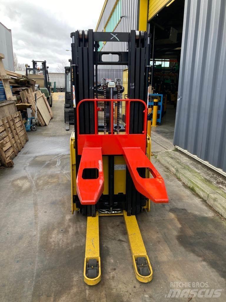 Yale MS12X Pallet Truck