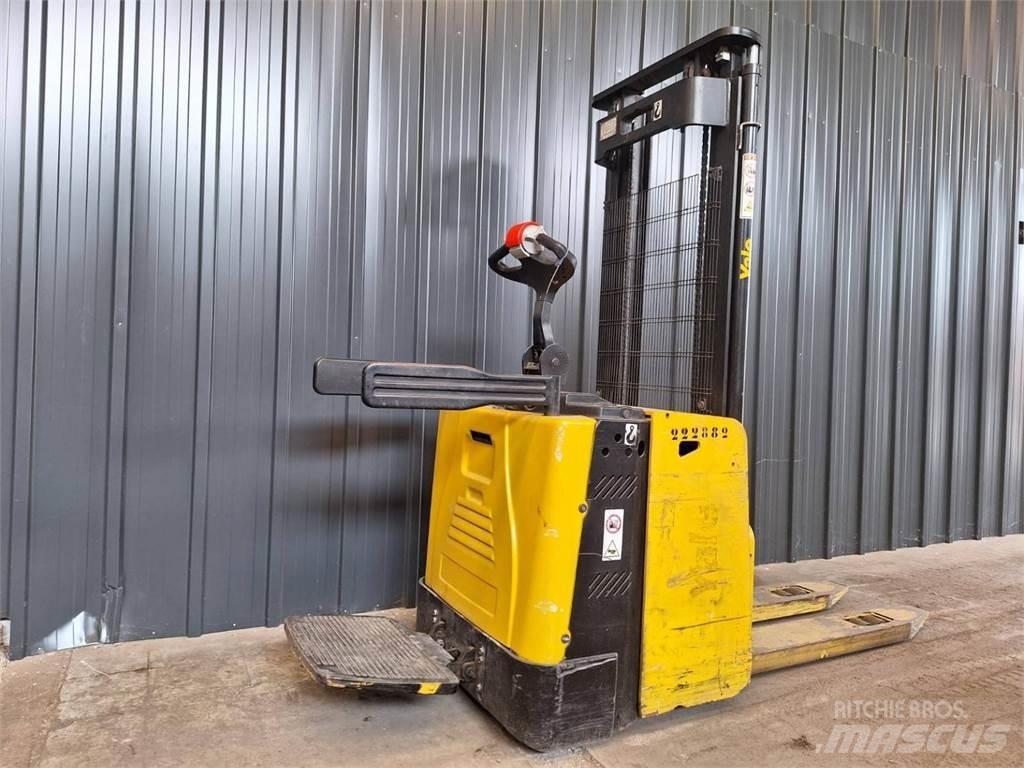 Yale MS12X Pallet Truck