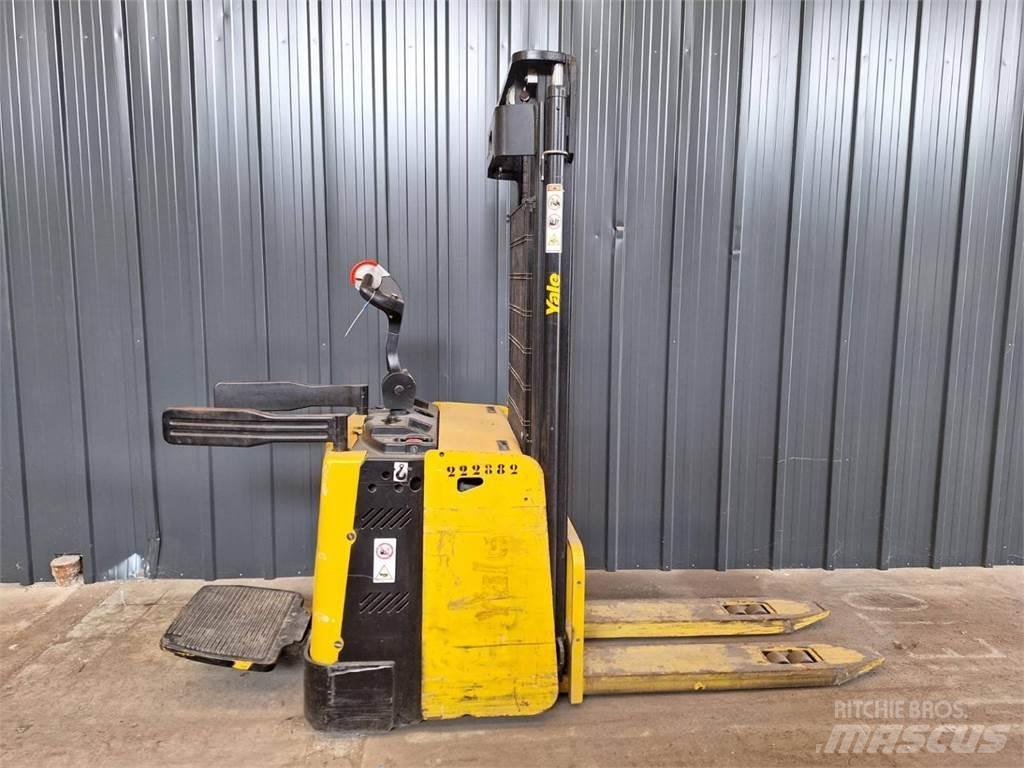 Yale MS12X Pallet Truck