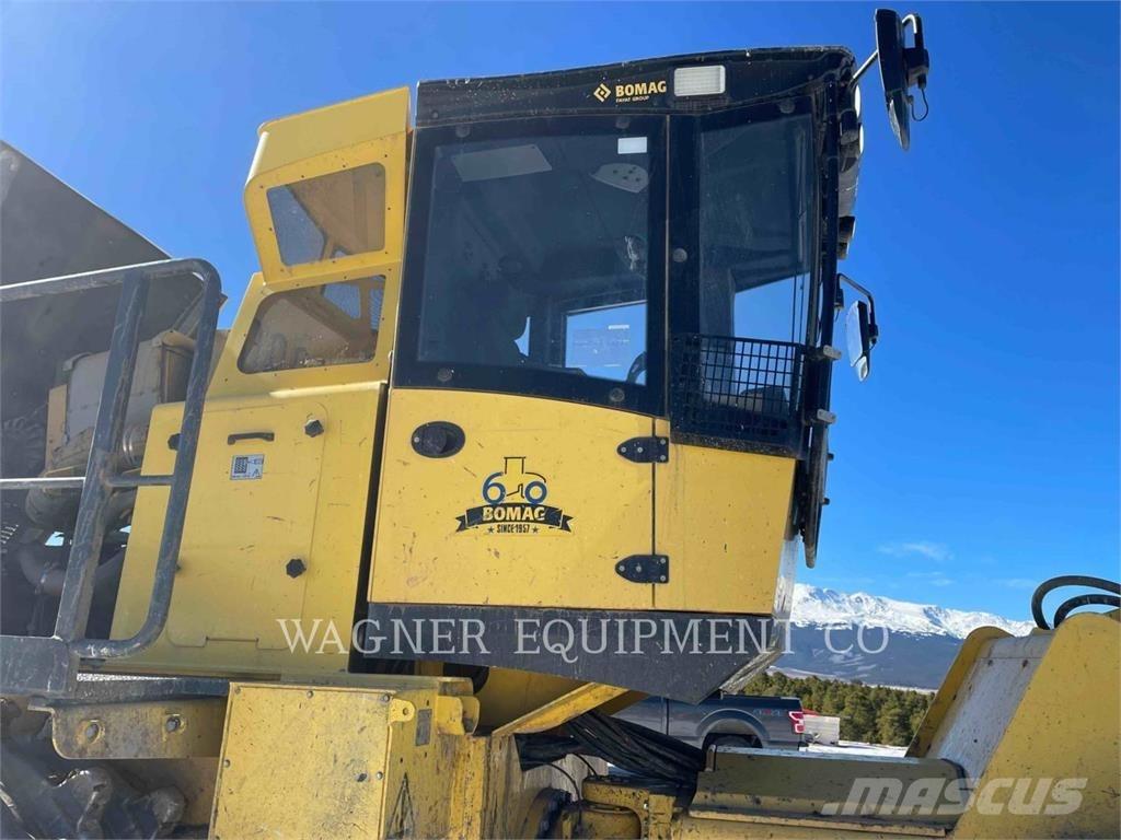 Bomag BC573RB-4 Soil Compactors