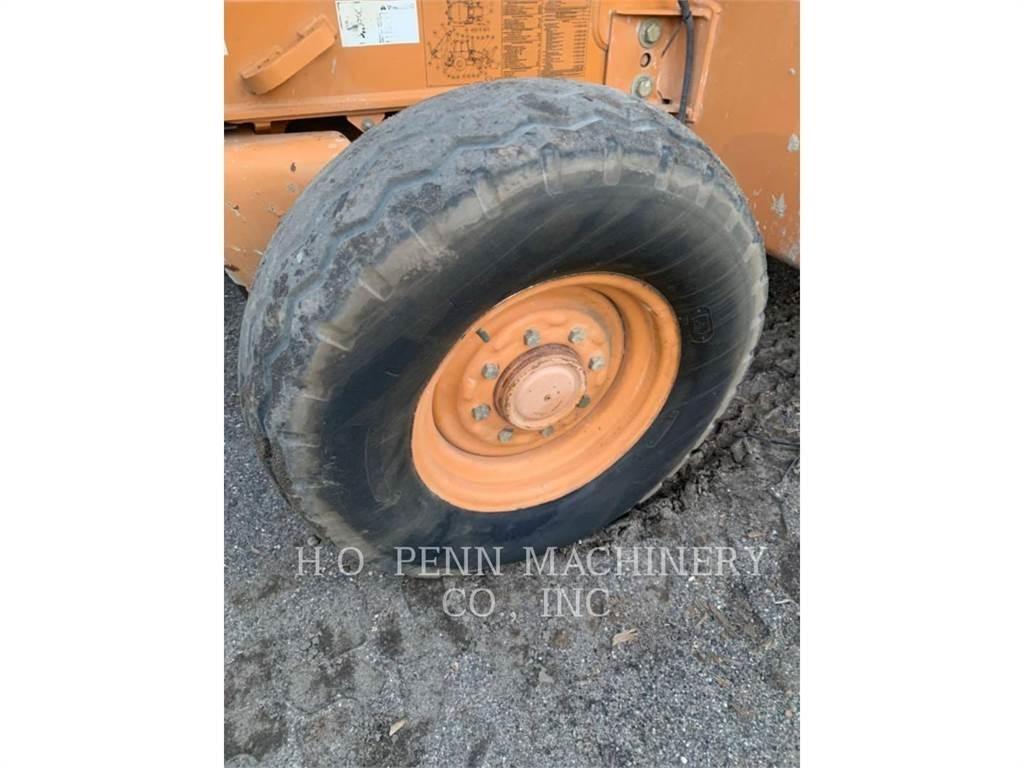 CASE 580SN Backhoe Loaders