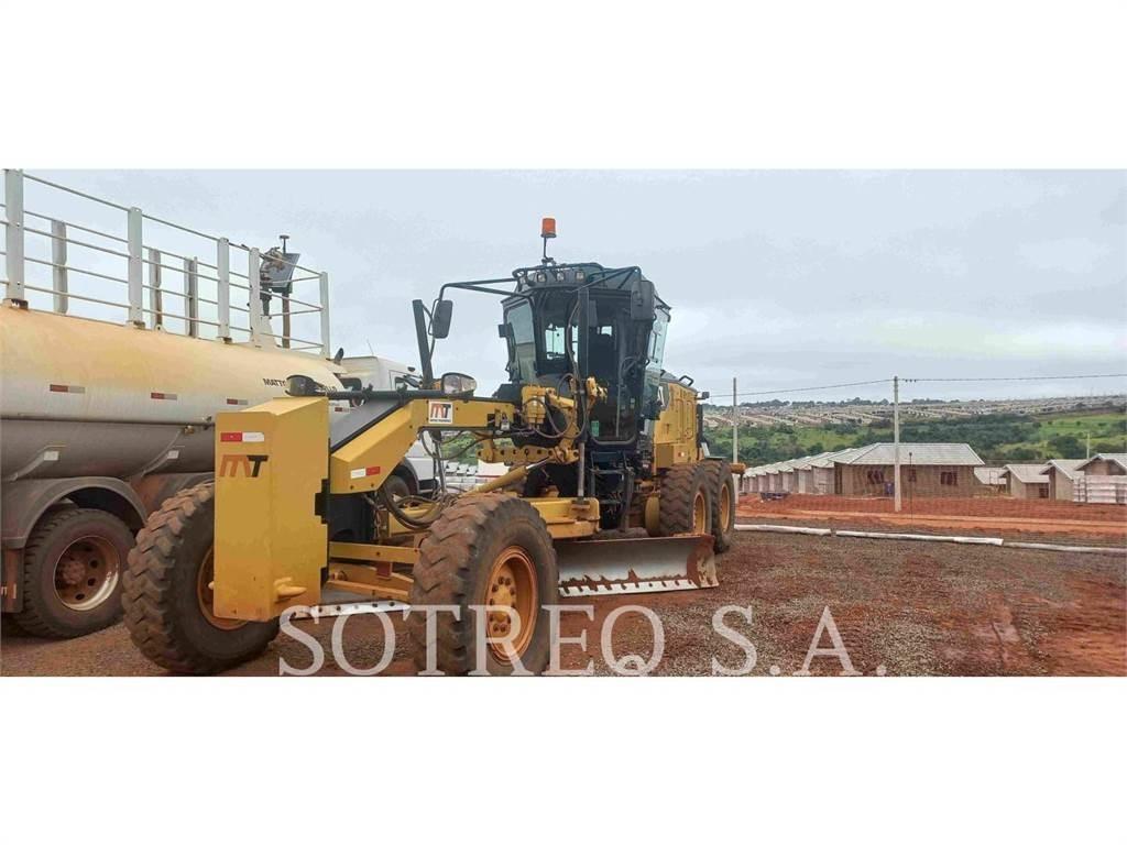CAT 120 Motor Graders