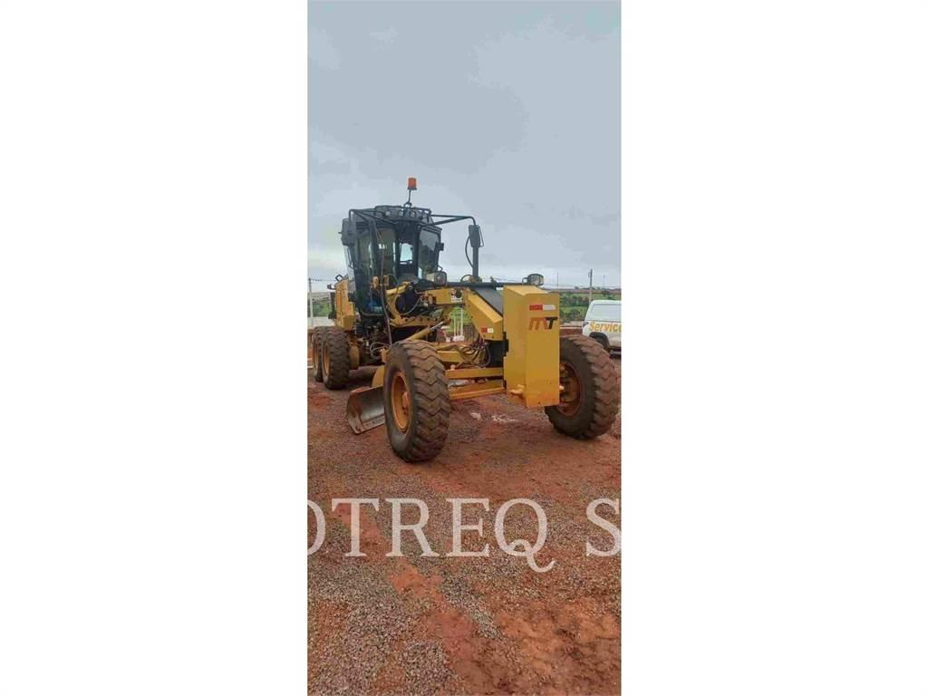 CAT 120 Motor Graders