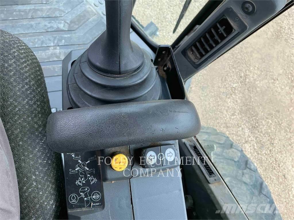 CAT 12M2 Motor Graders