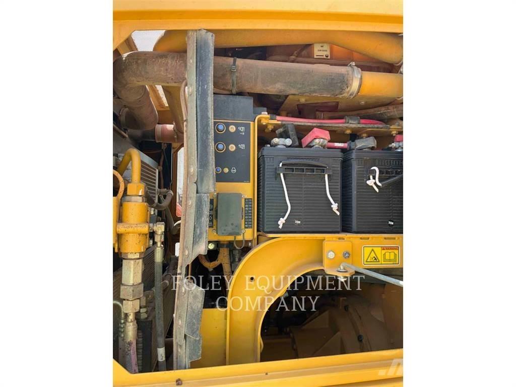 CAT 12M2 Motor Graders