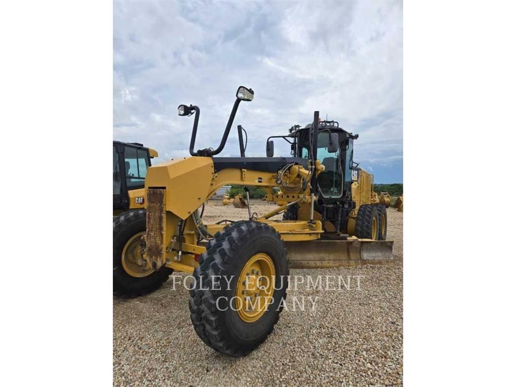 CAT 12M2 Motor Graders