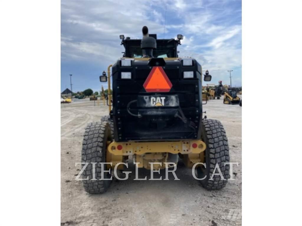 CAT 12M2 Motor Graders