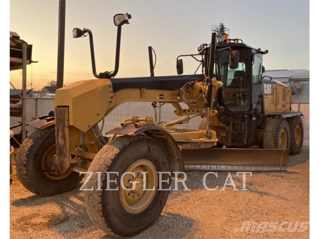 CAT 12M2 Motor Graders