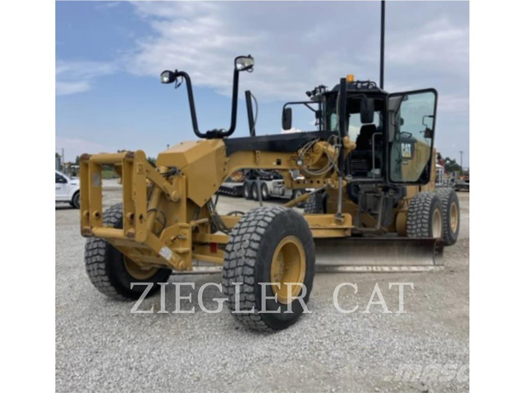 CAT 12M2 Motor Graders